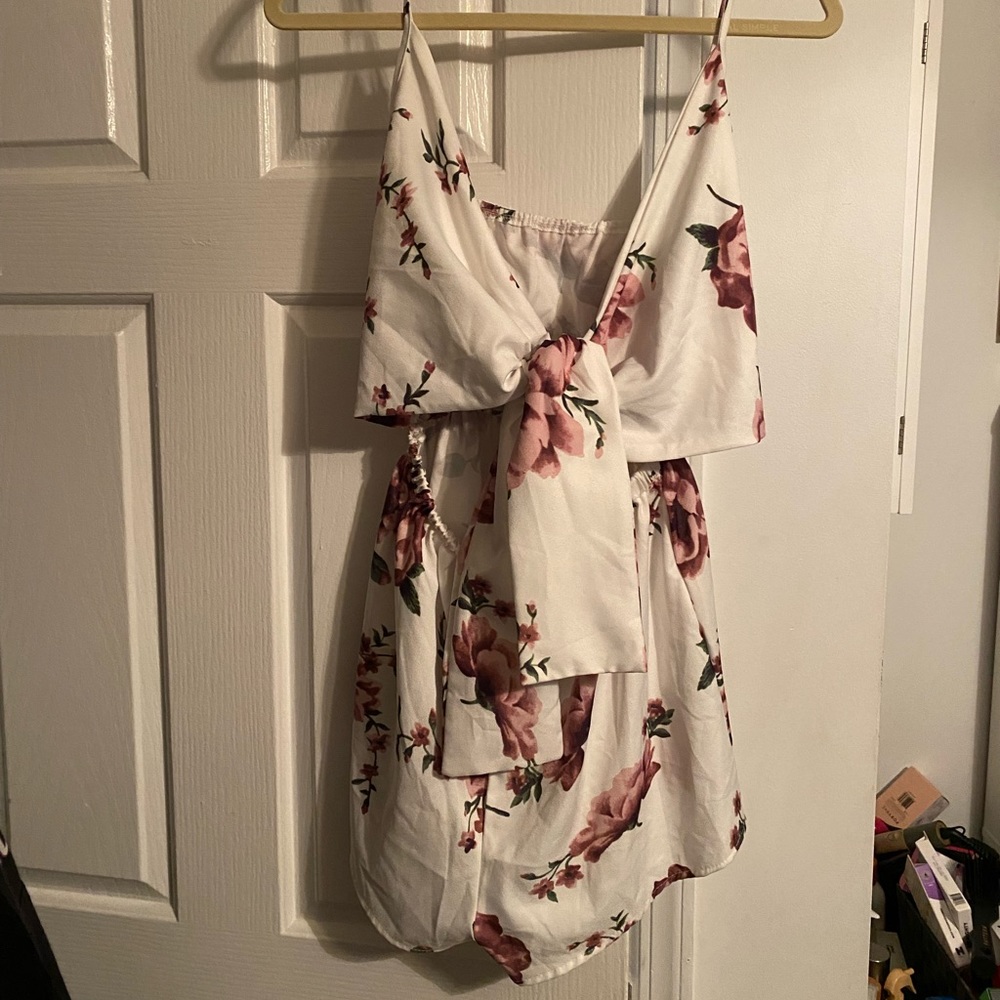 NWT Zaful Tie front Floral Romper